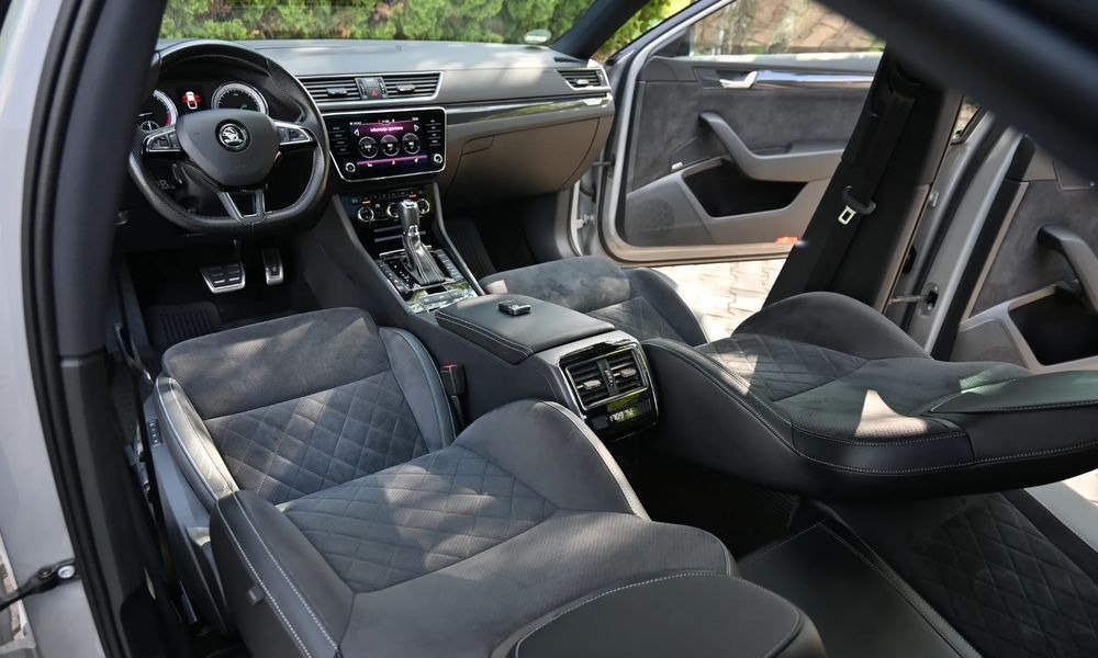 Салон Skoda Superb